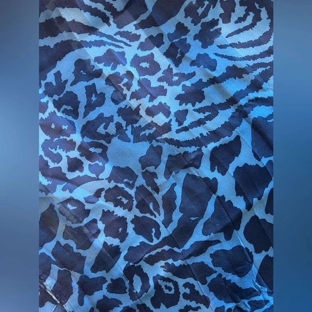 ACCESSORY STREET | ladies 100% silk, scarf.